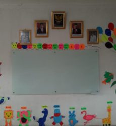 Papan Tulis Kaca Glassboard sekolah