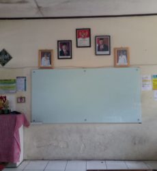 Papan tulis kaca glassboard 11