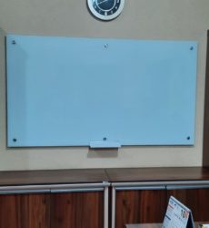 Papan tulis kaca glassboard 22