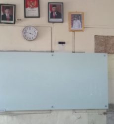 Papan Tulis Kaca Glassboard sekolah