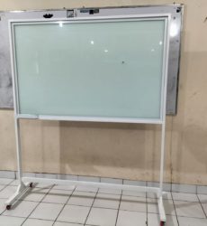 Papan Tulis Kaca Glassboard Standing sekolah
