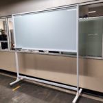 Jual Papan Tulis Kaca Glassboard Standing Sekolah di Tangerang