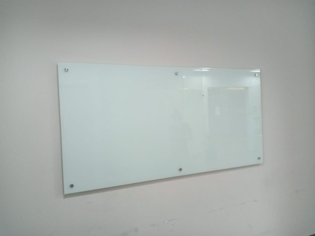 Papan tulis kaca glassboard 100x200 jagat